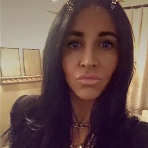 Meet your Posher, Christina